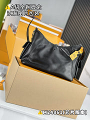 LV CarryAll Cargo Vibe PM M24861
Size 33.5 x 23 x 15 cm