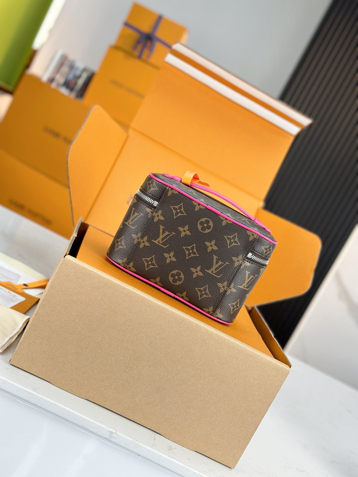 LV Nice Mini M12650 Size 20 x 13.5 x 12 cm